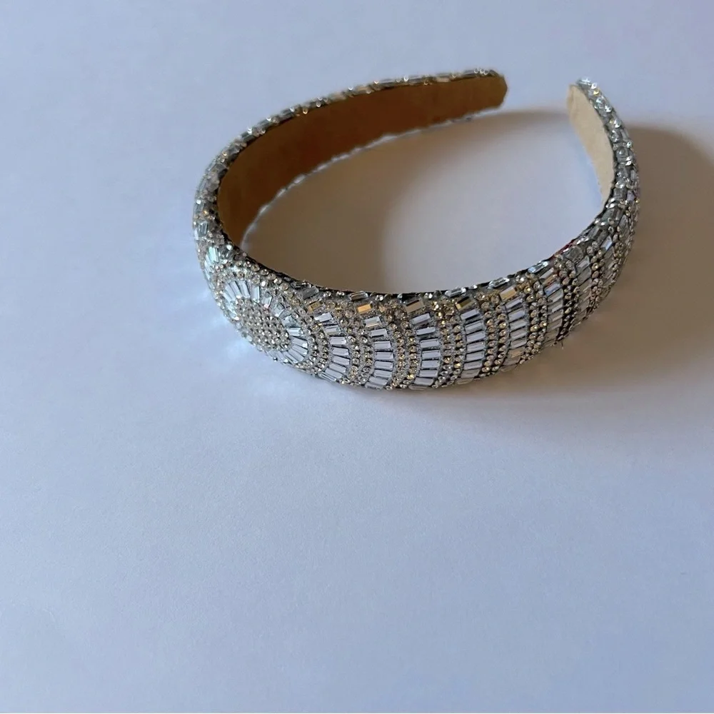 NORDSTROM CRYSTAL ENCRUSTED HEADBAND SILVER/CLEAR CRYSTALS  NWOT